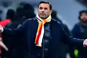 Galatasaray'da Okan Buruk'a Tepki Yağdı!