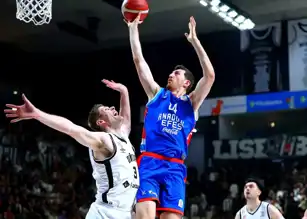 Beşiktaş, Anadolu Efes'i Yenerek Türkiye Kupası Yarı Finalinde!