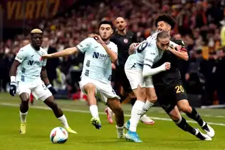 Galatasaray, Adana Demirspor'u 1-0 Önde Götüyor!