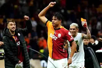 Galatasaray, Göztepe'yi 2-1'le Geçti! Sara'dan Taraftarlara 3'lü!