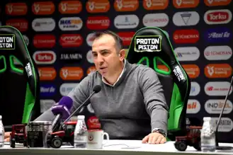 Konyaspor, Trabzonspor'u Yenip İvme Yakalamayı Hedefliyor