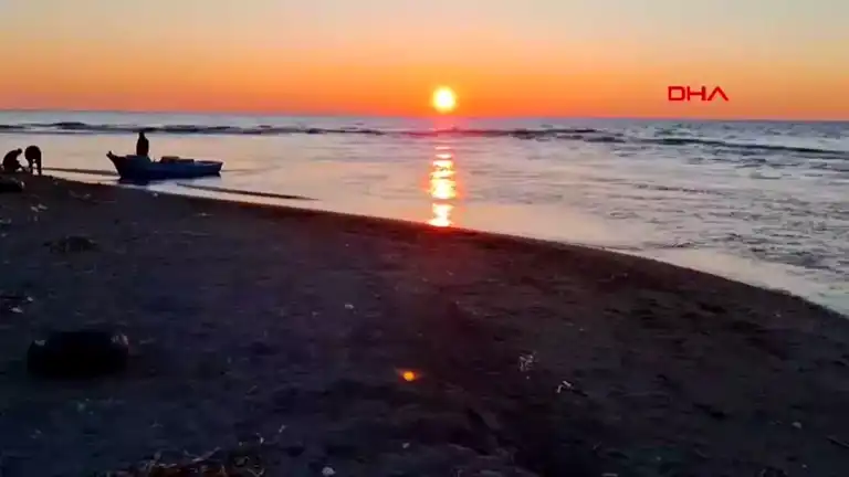 Asi Nehri'nde Amatör Balıkçıların Gün Doğumu Avı