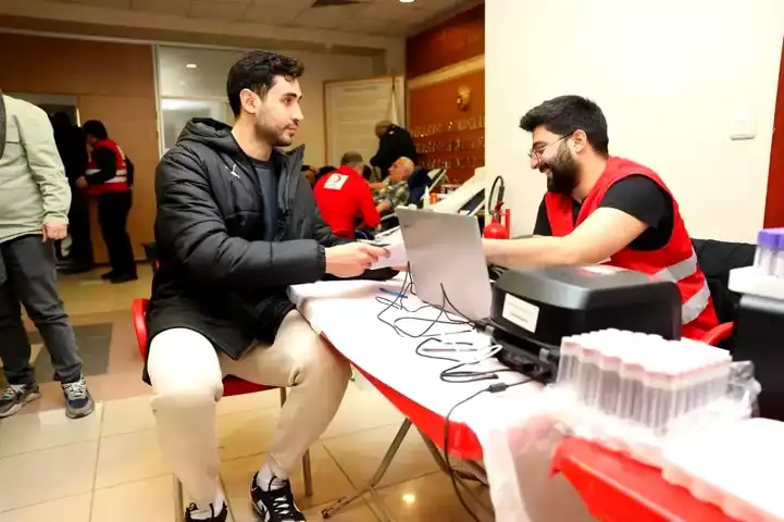 Çayırova Basketbol Takımı Kızılay'a Kan Bağışında Bulundu