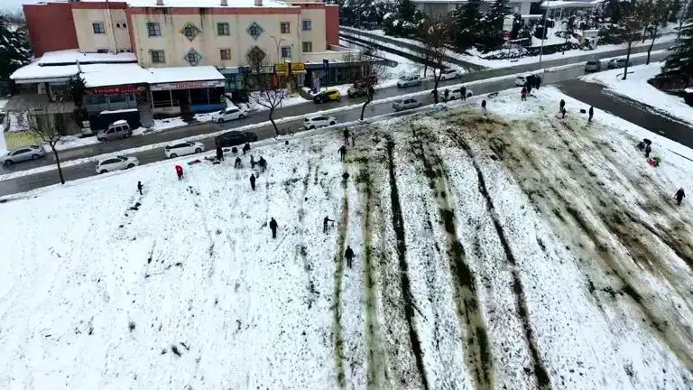 Düzce'de Kar Yağışı: Okullar 2 Gün Tatil!