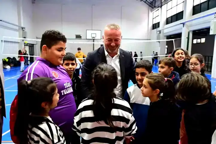 Karacabey Okullarına Spor Desteği