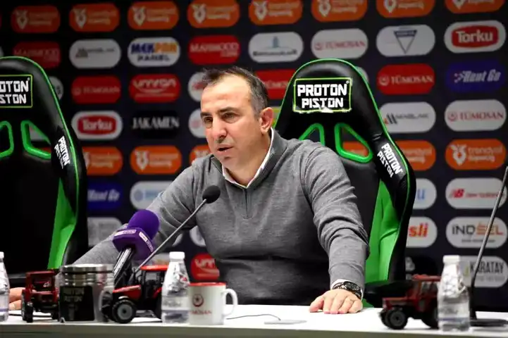 Konyaspor, Trabzonspor'u Yenip İvme Yakalamayı Hedefliyor
