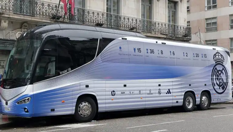 Takım Otobüsü Kazası: Futbol Kulübünü Sarsan Olay!
