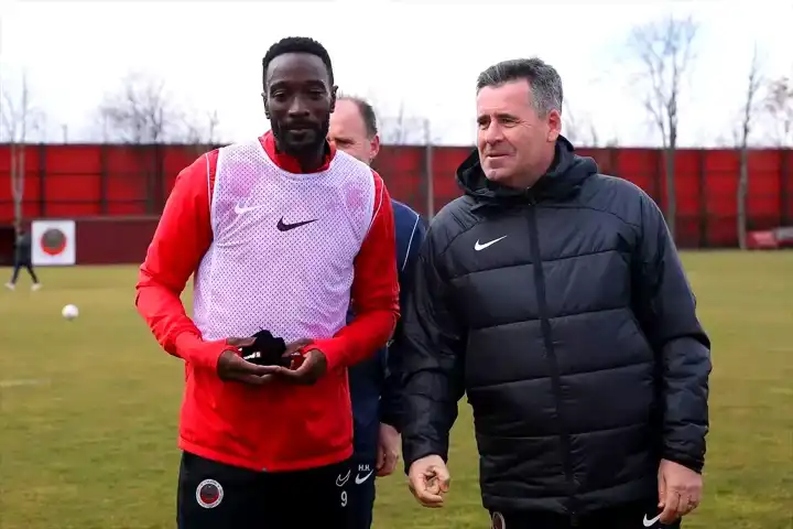 Yatabare Futbola Veda Etti: Gençlerbirliği'nde Yeni Rolü